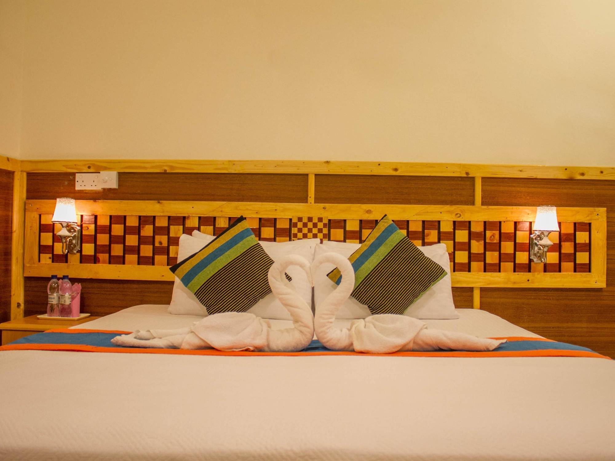 Shadow Palm Hotel Maafushi Bagian luar foto